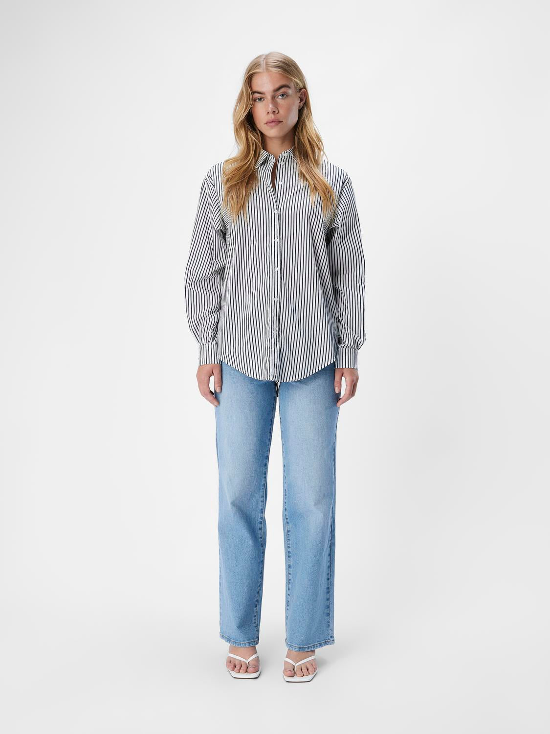 model_shot-front_full
